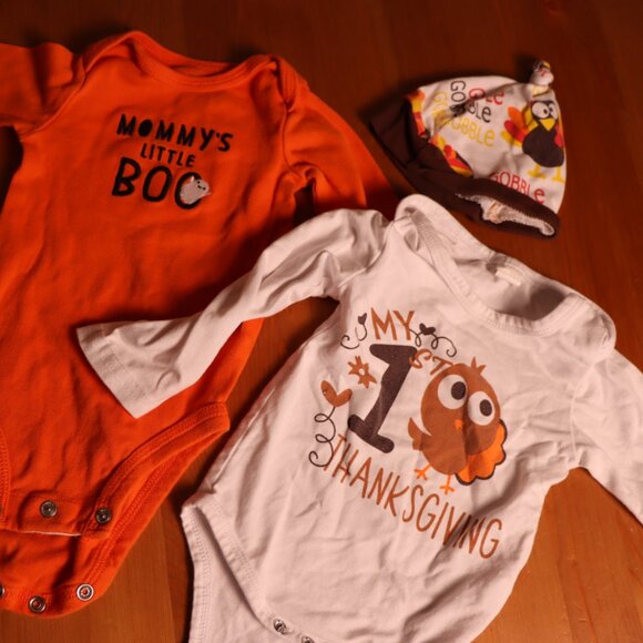 0/3 M, one thanksgiving onesie and hat, one Halloween onesie - Picture 2 of 7